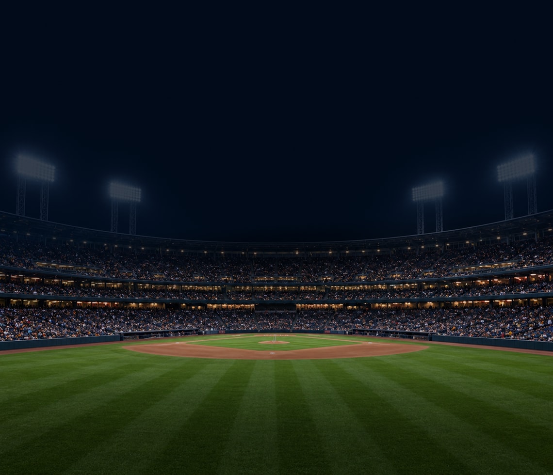 Fondo de estadio con aficionados y los logotipos de TUDN, Univision, ESPN Deportes, UniMás y FOX Deportes.