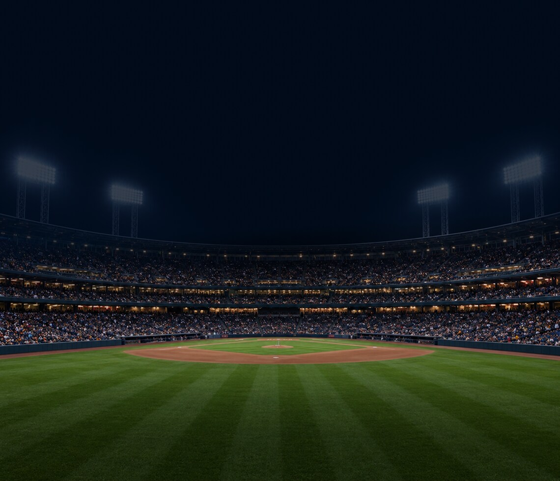 Fondo de estadio con aficionados y los logotipos de TUDN, Univision, ESPN Deportes, UniMás y FOX Deportes.